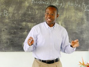 VIVRE EN COMMUNAUTÉ ET TRAVAILLER EN ÉQUIPE (Père Olivier SOMA, M.Afr.)